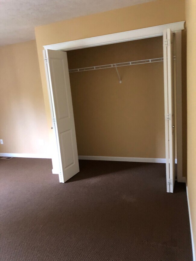 Building Photo - 116 5th St