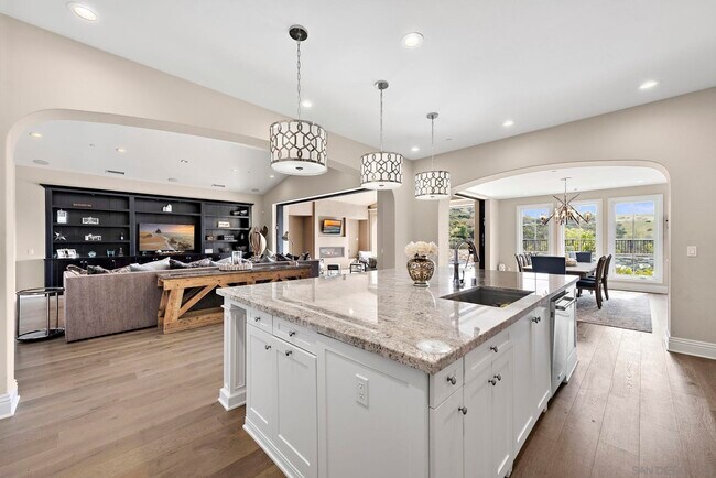 Building Photo - 14748 Valle Del Sur Ct