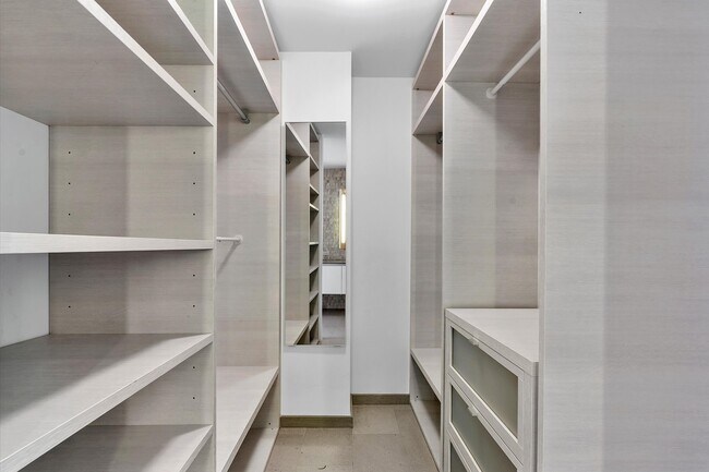 Building Photo - 88 SW 7th St