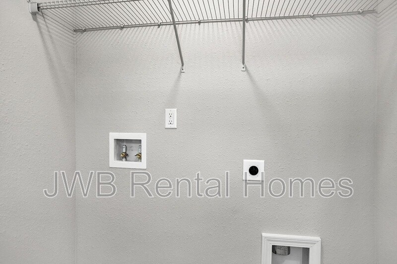 Building Photo - 611 Jessie St