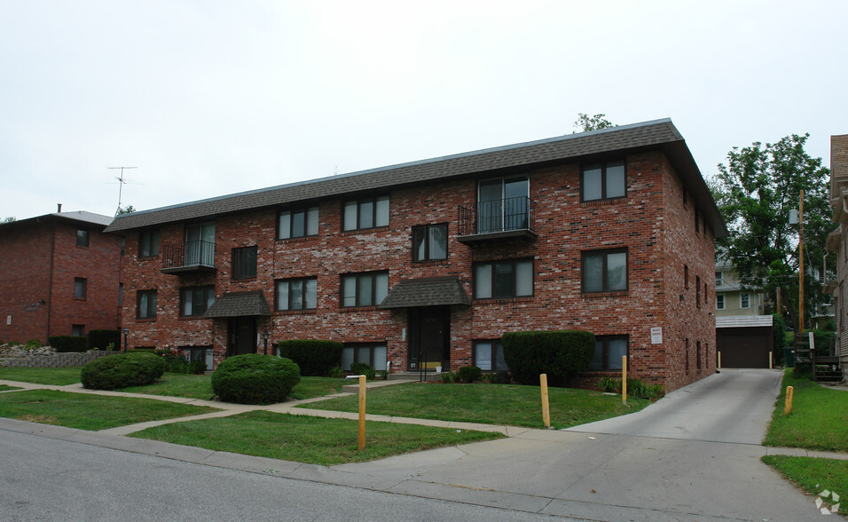 Building Photo - MarCon Capitol Apartments