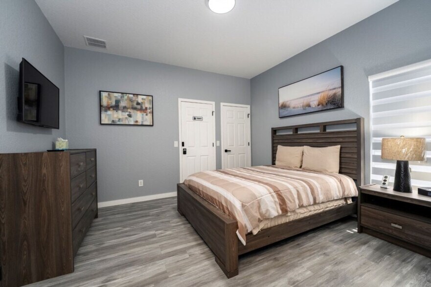 Building Photo - 16703 Lazy Breeze Loop