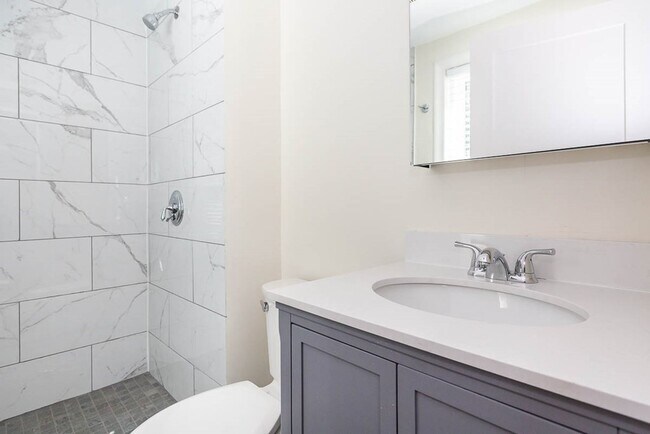 Building Photo - 77 Rock Glen Rd