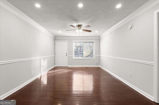 Building Photo - 2166 Park Terrace