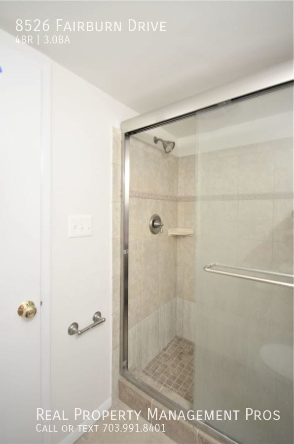 Building Photo - 8526 Fairburn Dr