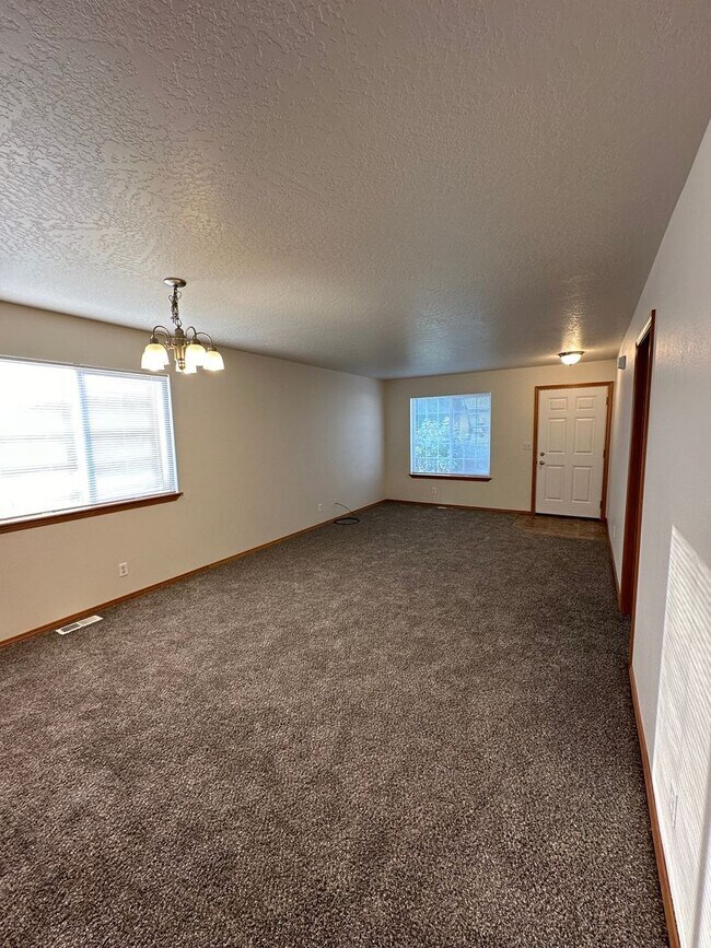 Building Photo - 6438 Trestle