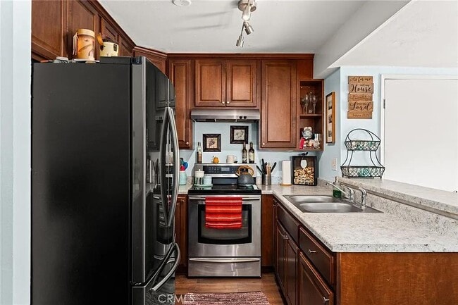 Building Photo - 1480 W Edgehill Rd