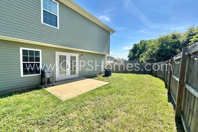 Building Photo - 454 Eisenhower Dr