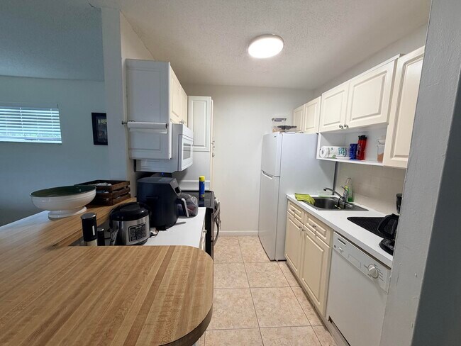 Building Photo - 27 Crossings Cir
