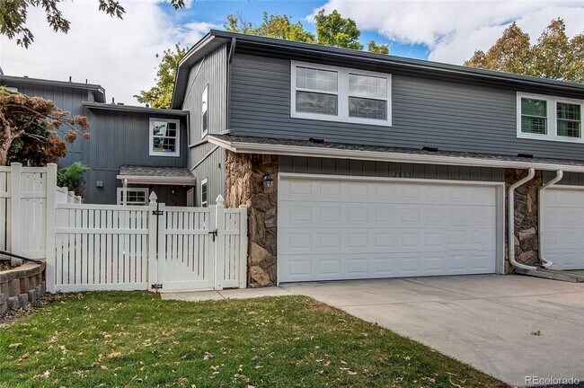 Front - 2863 S Xanadu Way
