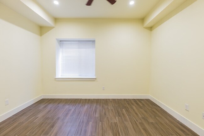 Building Photo - 1541 Ogden St