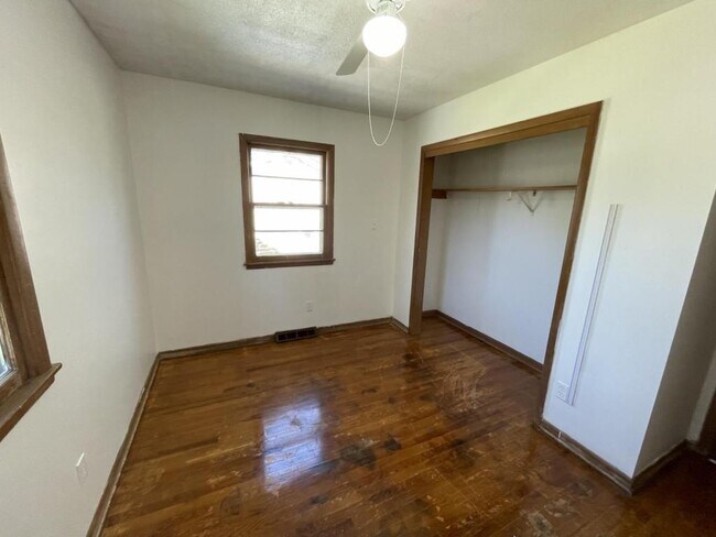 Building Photo - 4619 Aurora Ave