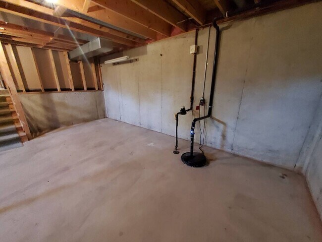 Building Photo - 2801 Ruschfield Dr