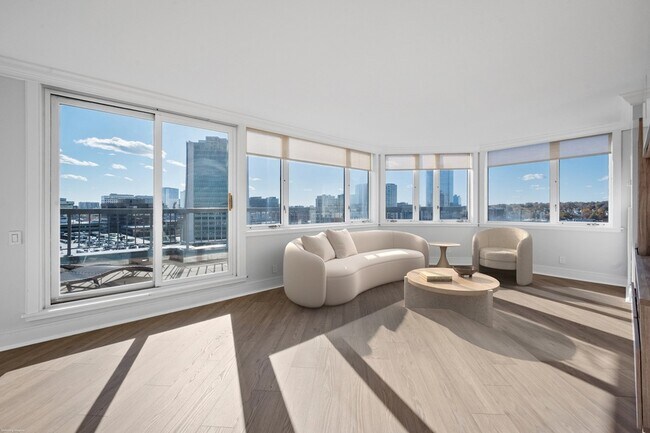 Building Photo - 25 Forest St