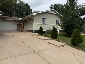 Building Photo - 1295 Ithaca Dr