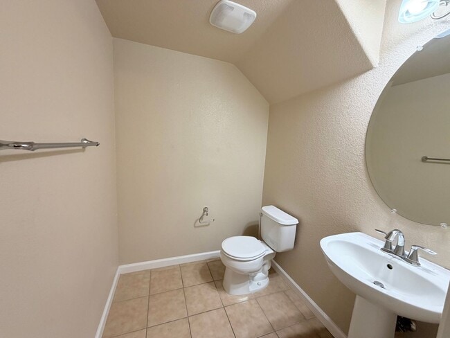 Building Photo - 1865 Wind Ranch Rd