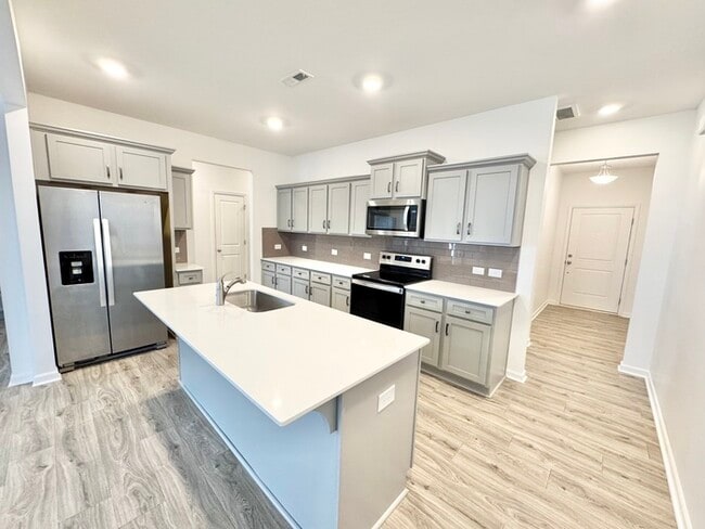 Building Photo - 3 br paired home with 2nd floor loft 2 car garage near I-40 and I-77