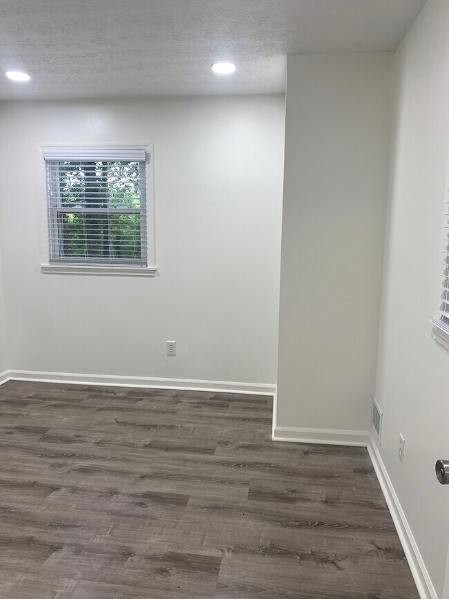 Building Photo - 1714 S Johnson Ferry Rd NE