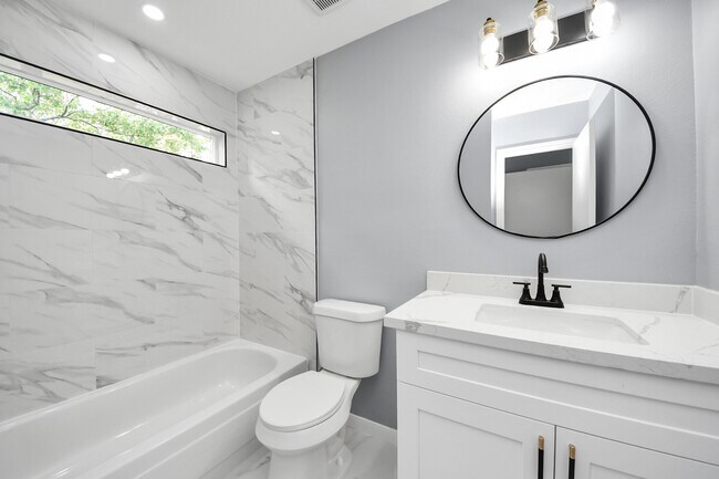 Building Photo - 10250 Bridgeland Ln