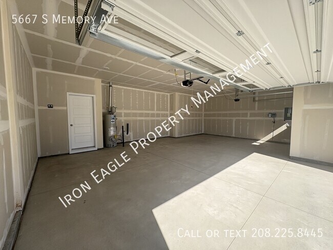 Building Photo - 5667 S Memory Ave