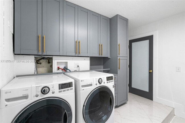 Building Photo - 13611 SW 77th St