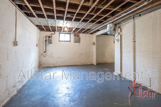 Building Photo - 348 Malacca St