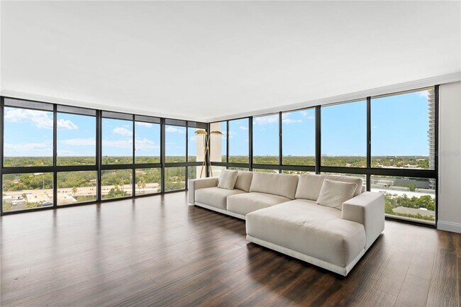 Building Photo - 3301 Bayshore Blvd