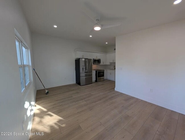 Building Photo - 1827 Guava Ave