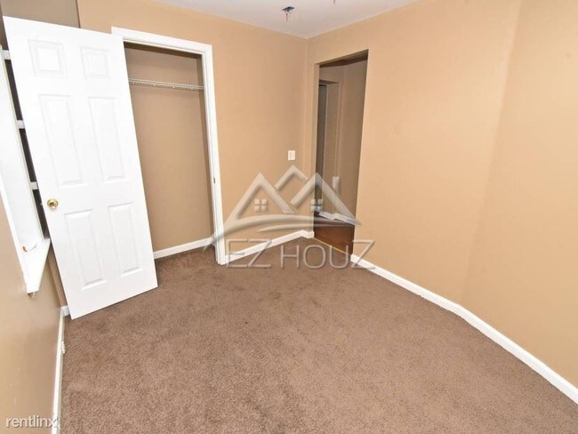 Building Photo - 1249 Glyndon Ave
