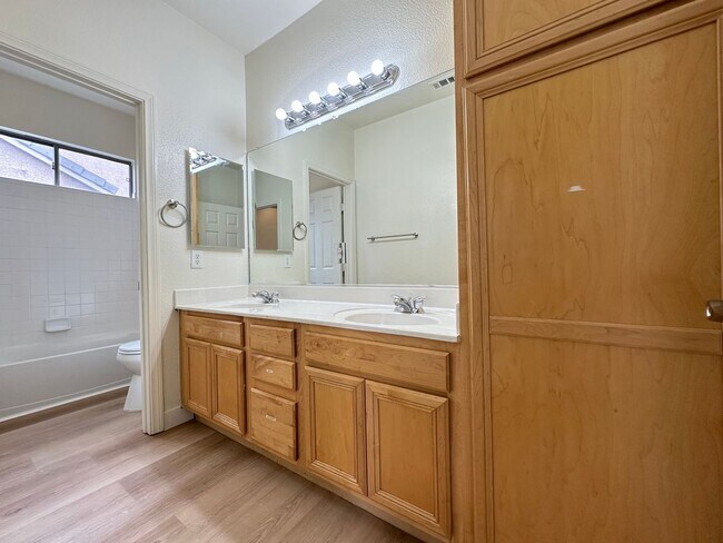 Building Photo - MADISON PLACE AT SUMMERLIN