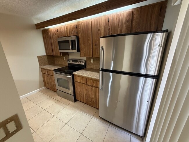 Building Photo - 2/2.5 Townhome in Central Orlando