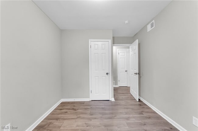 Building Photo - 1092 Peerless Ave