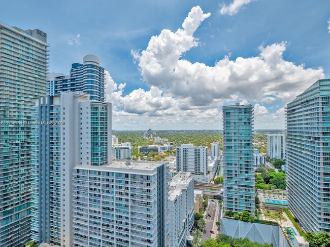 Building Photo - 1080 Brickell Ave