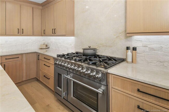 Building Photo - 1425 SW Egret Way