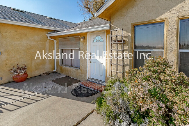 Building Photo - 7937 Endow Rd S