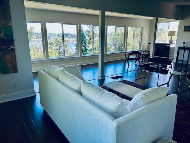 Building Photo - 9750 NW Rosaria Ave