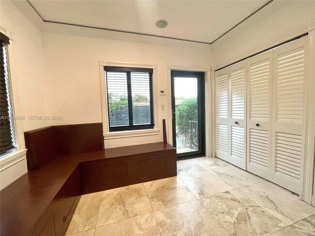 Building Photo - 3069 SW 21st St