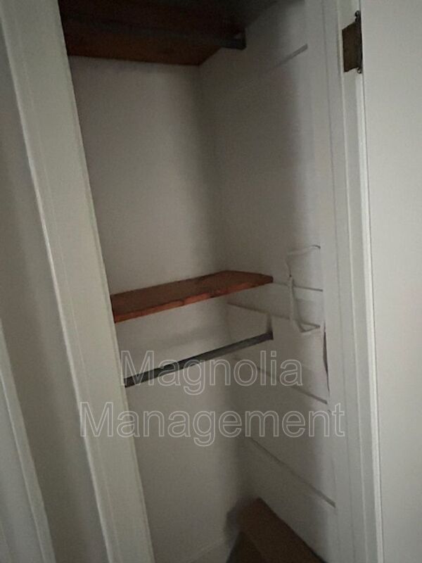 Building Photo - 930 Buckhorn St