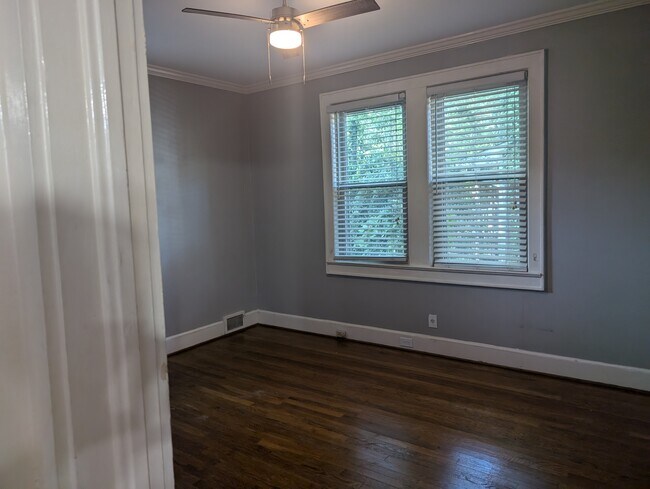 Building Photo - 2730 Blossom St
