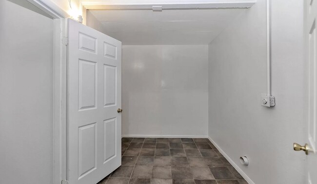 Building Photo - 3134 W Missouri Ave