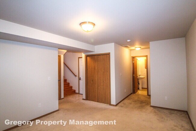 Building Photo - 13609 46th Ave SE