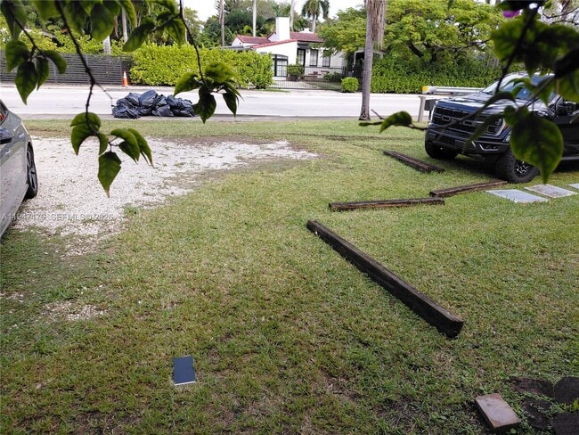 Building Photo - 1050 NE 82nd St