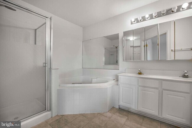 Building Photo - 43782 Brookline Terrace