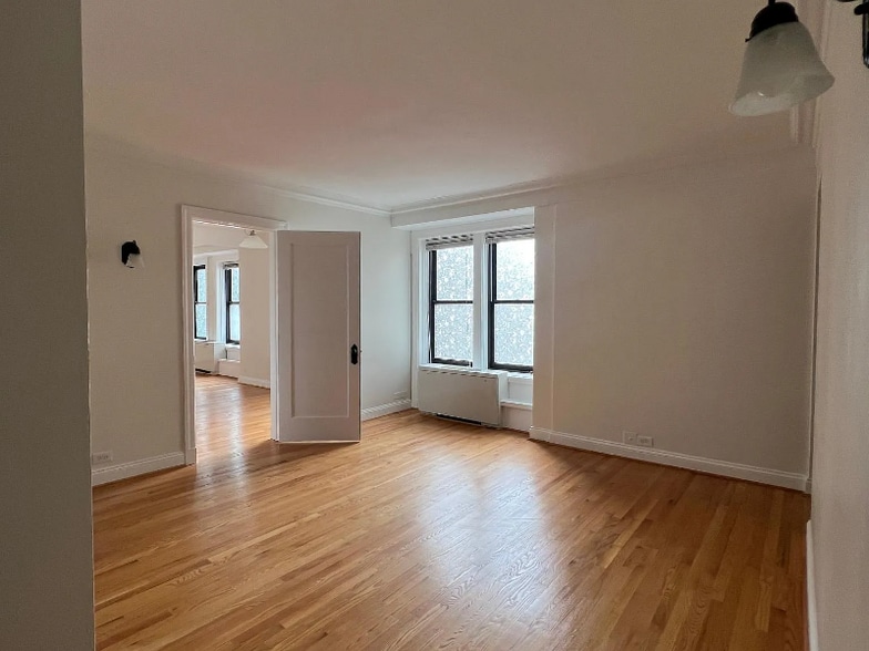 Building Photo - 15 E Kirby St