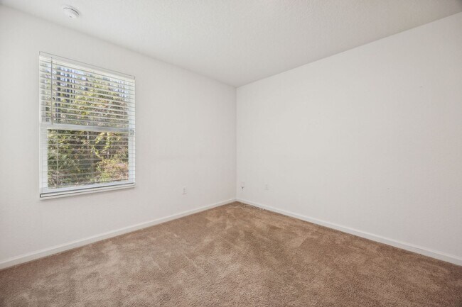 Building Photo - Adorable 3/2 in Lumber Creek