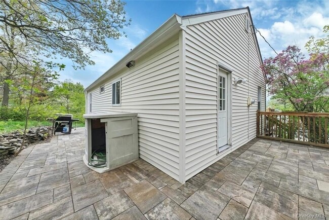 Building Photo - 32 Highland Dr