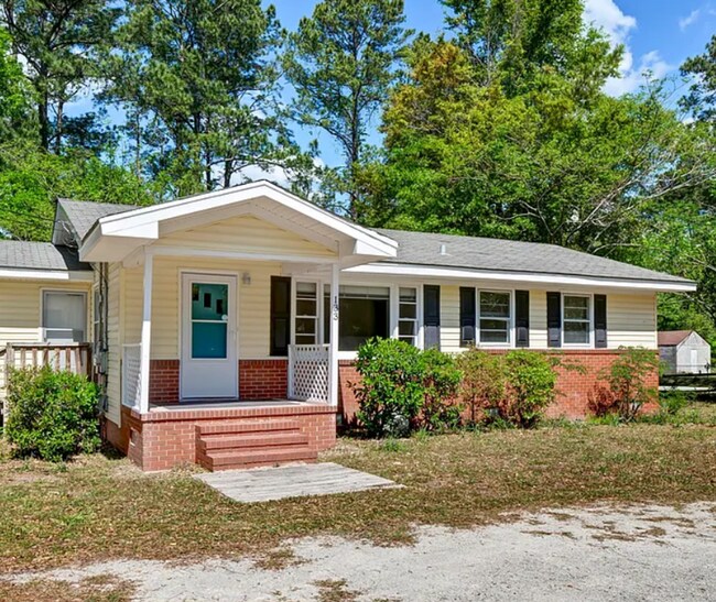Primary Photo - HINTON AVENUE - 4 Bedroom - Perfect for UN...
