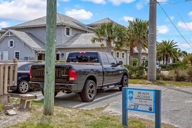 Building Photo - Newly Remodeled Beachside Home – Walk to the Ocean