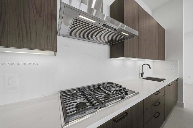 Building Photo - 5718 Ashwood Cir