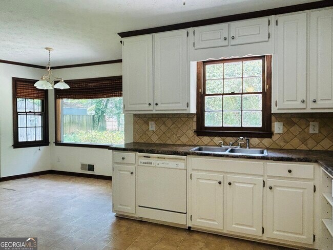 Building Photo - 5433 Wydella Rd SW
